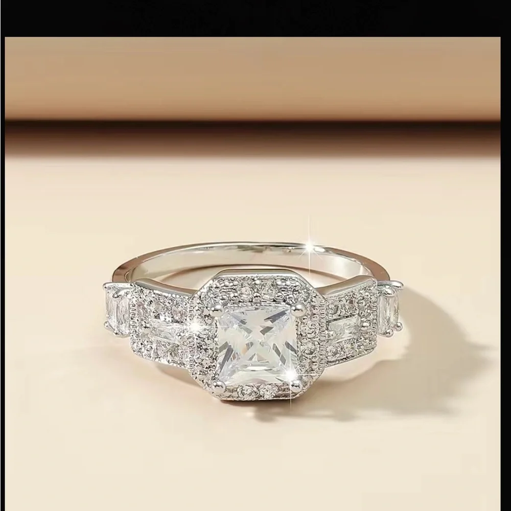Zircon Diamond Silver Ring - Picture 3 of 5